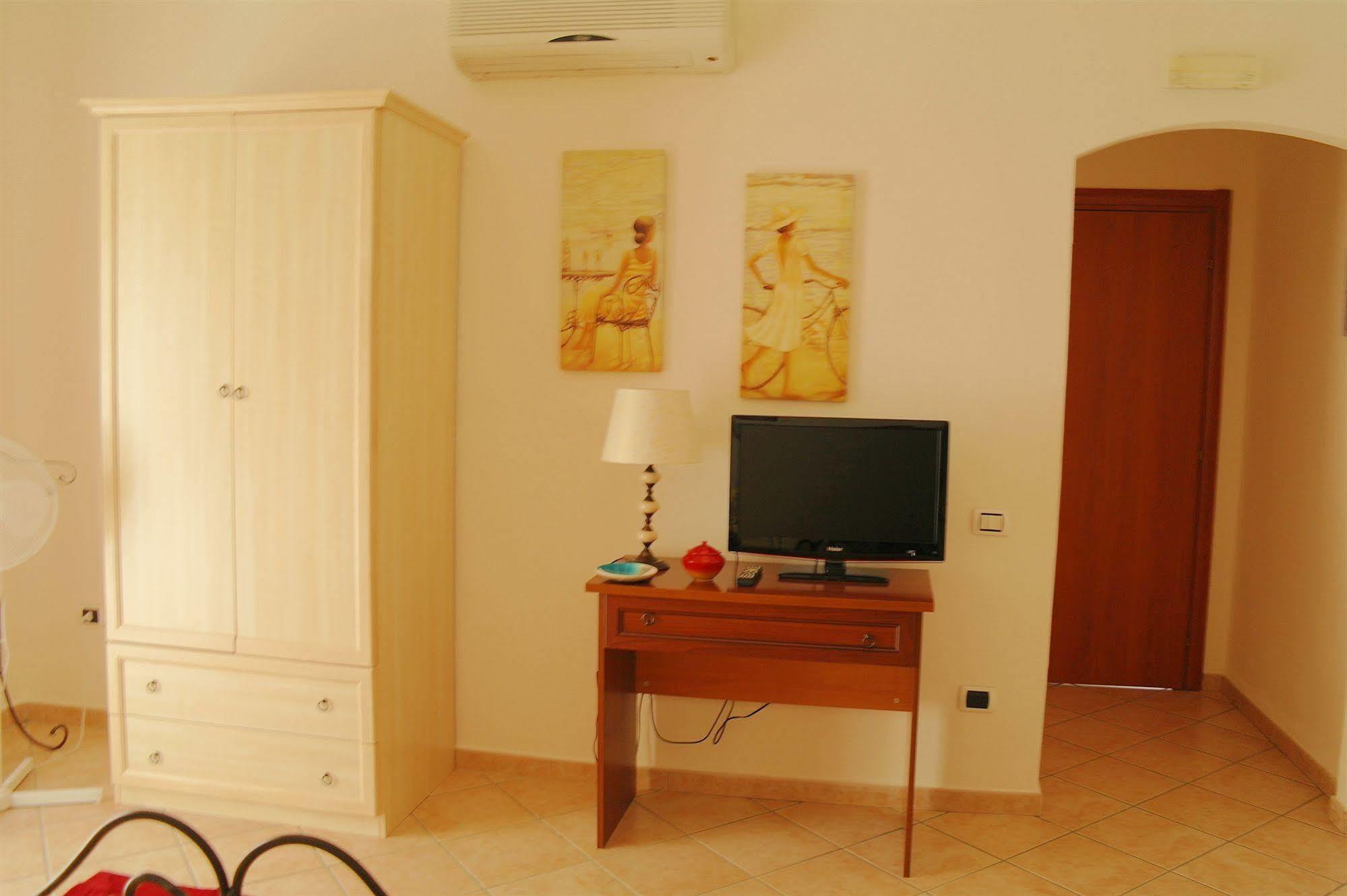 B&B Oliena Dış mekan fotoğraf