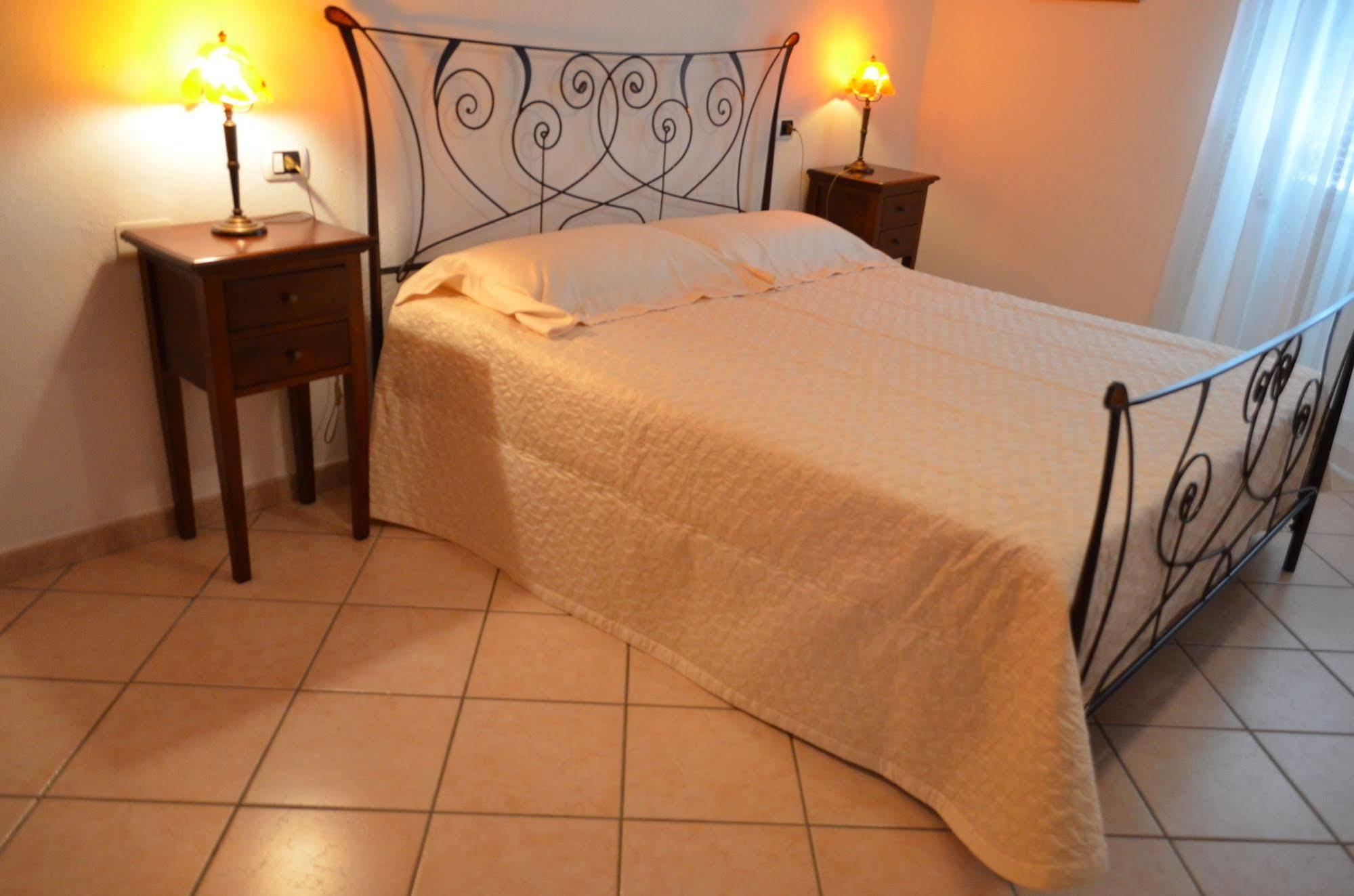 B&B Oliena Dış mekan fotoğraf