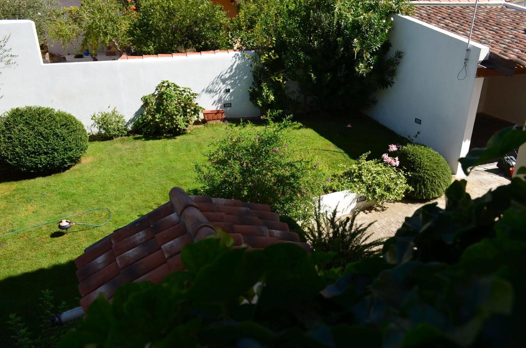 B&B Oliena Dış mekan fotoğraf